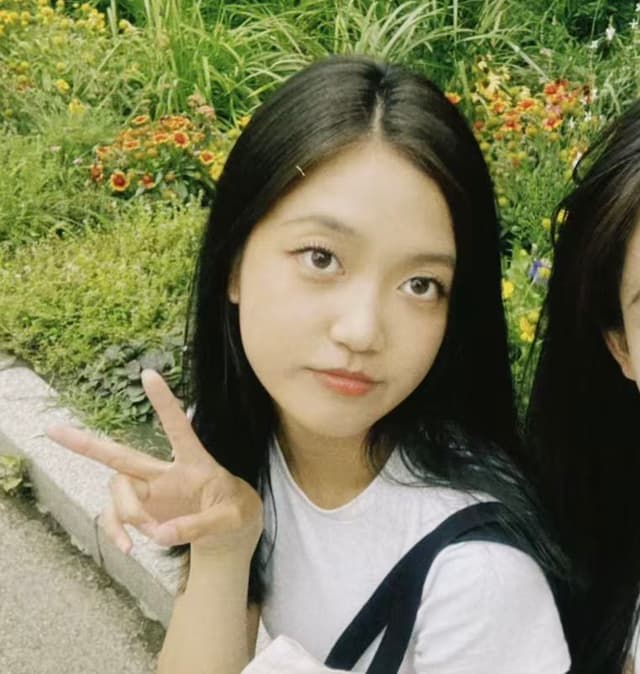 Yuqi Zhu